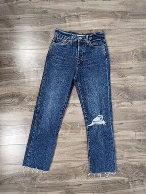 Levi's Women's Jeans Wedgie Straight Size 25 Dark Wash Distressed Raw Hem
